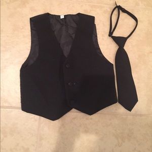3T Black vest and adjustable tie